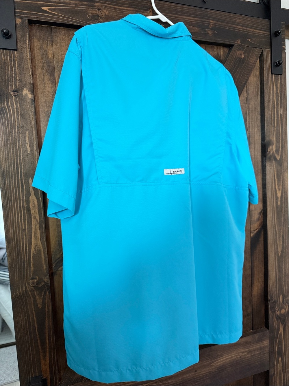 Columbia Men’s Turquoise Short-Sleeve Button-Down Shirt - Picture 2 of 3